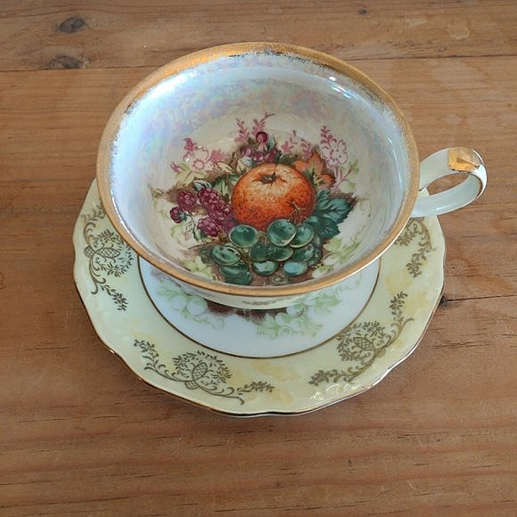 LUSTERWARE FINISH FRUIT PATTERN ROYAL HALSEY FINE CHINA FOOTED TEA CUP SET 1950 - Picture 1 of 14